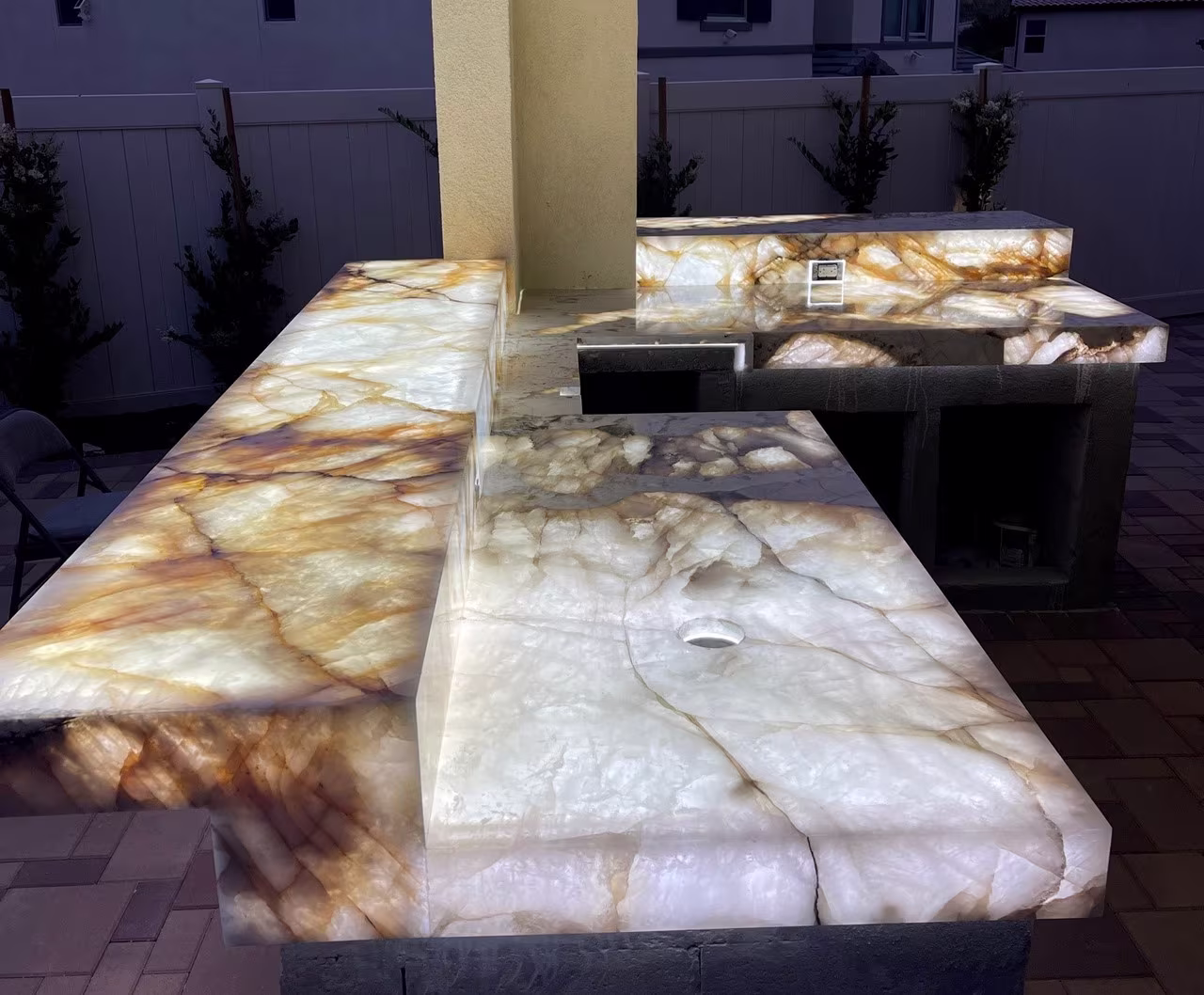 Backlit_Cristallo_Outdoor_Bar_3__49034.1697570513